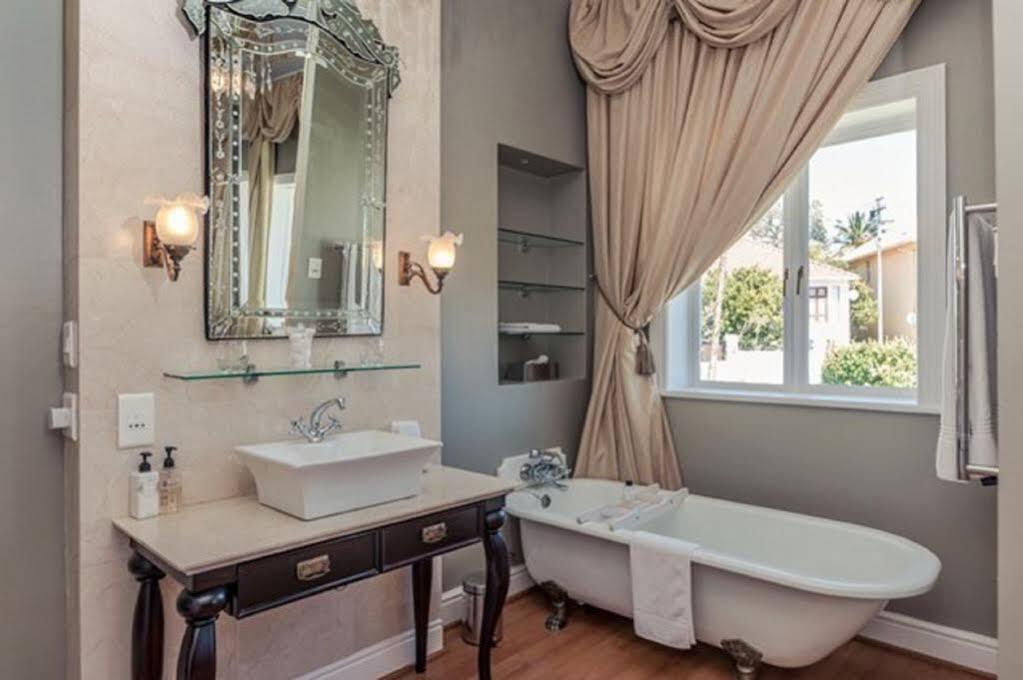 Abbey Manor Luxury Guesthouse Cape Town Bagian luar foto